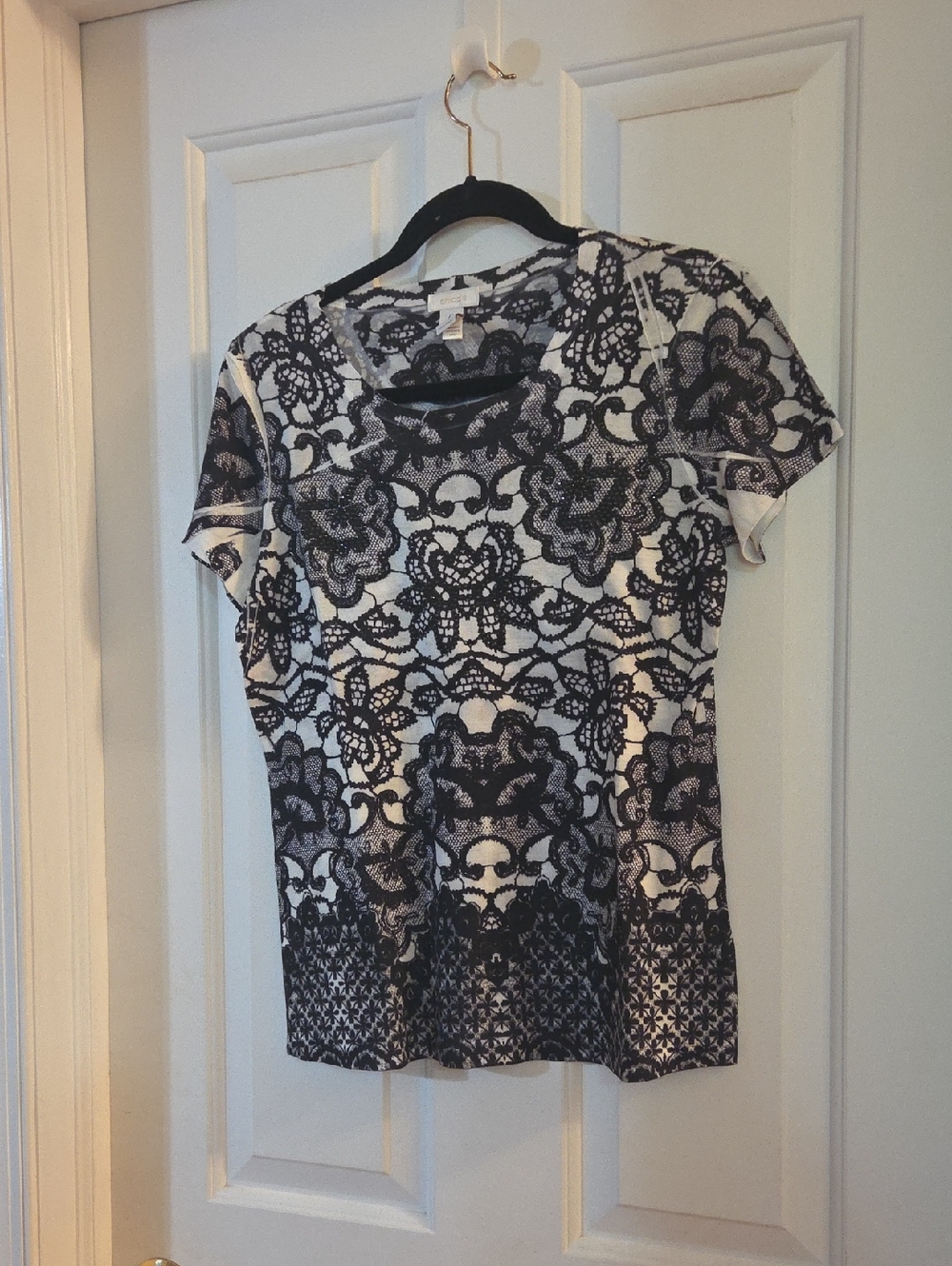Chico's Black and White Short Sleeve Lace-Print Embellished Tee Small